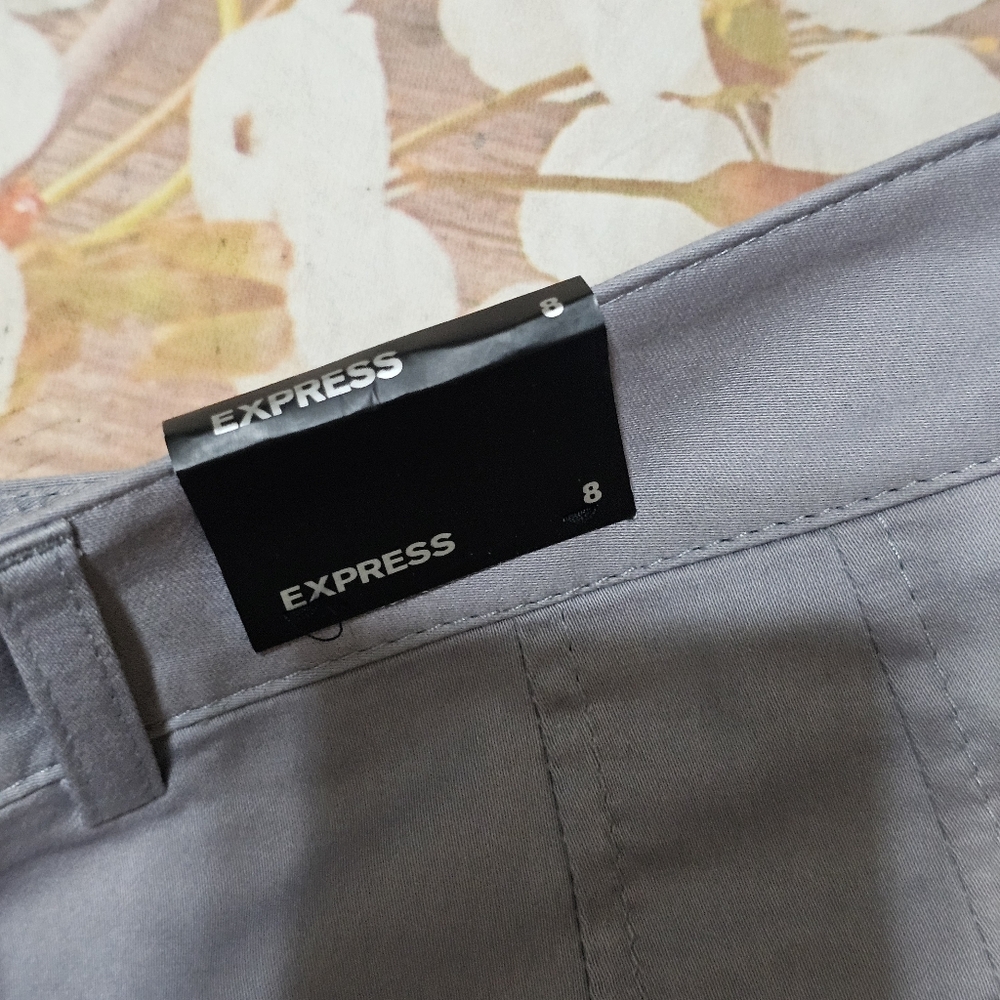 NWT Express Women's Gray Shorts sz 8 - Picture 5 of 7